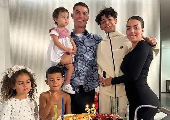 cr7's family